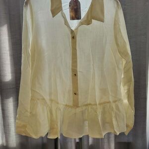 DAVI & DANI Cream Ruffle Hem Blouse